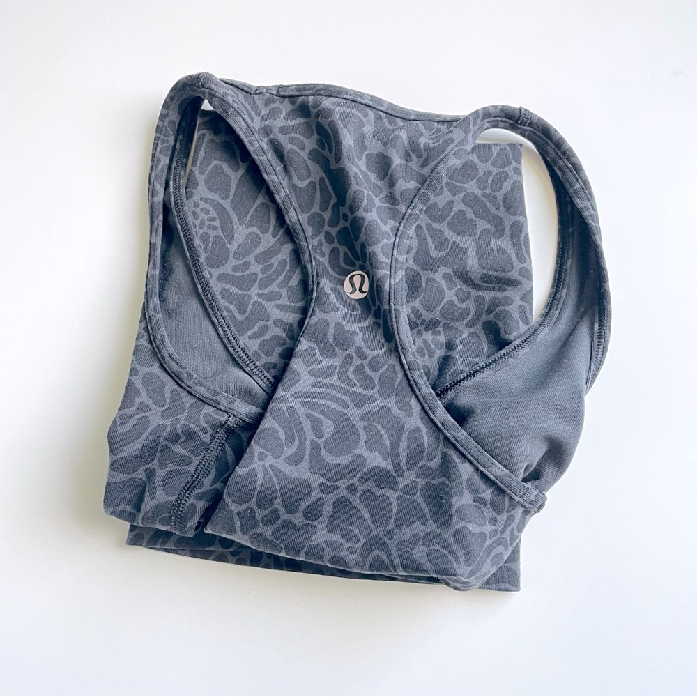 Lululemon - Picture 9 of 10